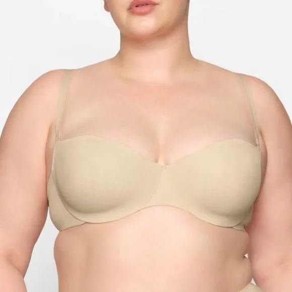 NWT Skims Smoothing Intimates Unlined Strapless Bra - Picture 1 of 5
